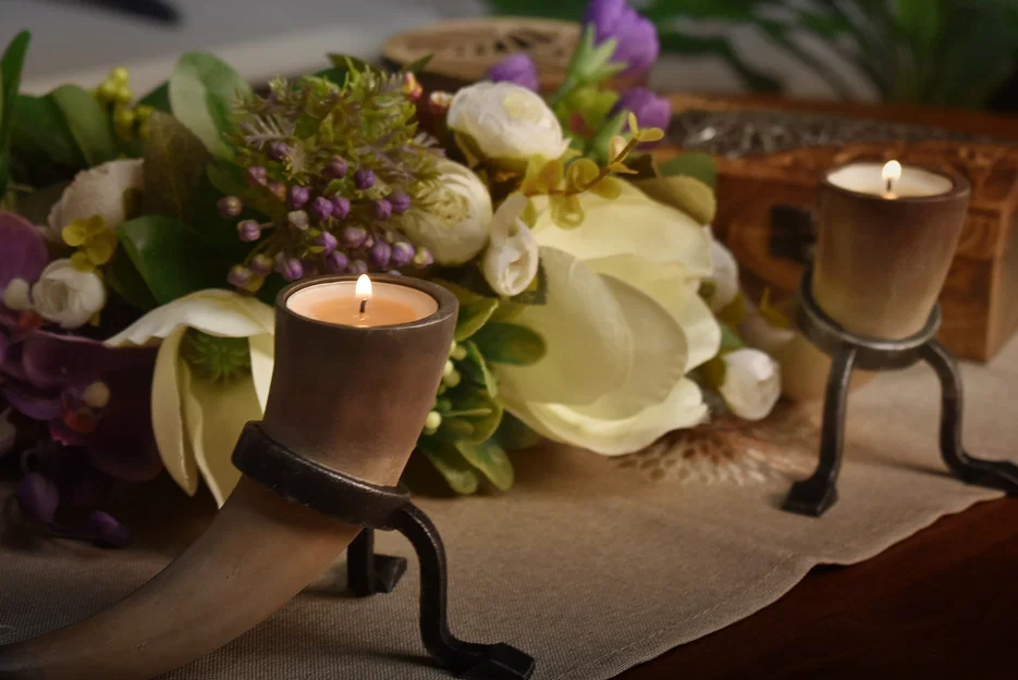 Đế nến trang trí hình sừng Skyrim - Image 5