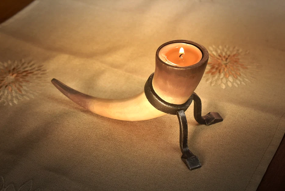 Đế nến trang trí hình sừng Skyrim - Image 11