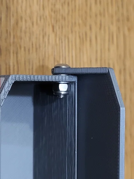 Thùng chứa đồ gắn trước máy cày đồ chơi Siku - Image 3