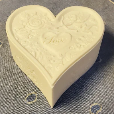 "Amor's Embrace" – Hộp Trang Trí Phát Sáng