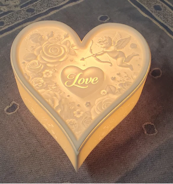 "Amor's Embrace" – Hộp Trang Trí Phát Sáng - Image 3