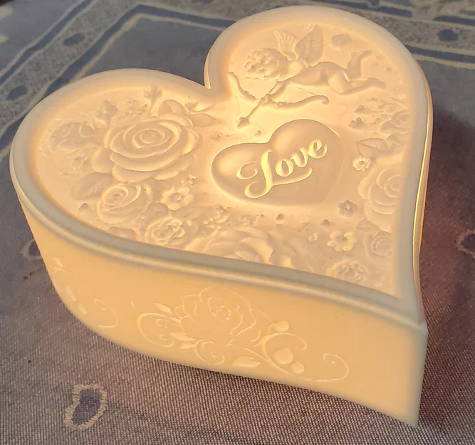 "Amor's Embrace" – Hộp Trang Trí Phát Sáng - Image 4