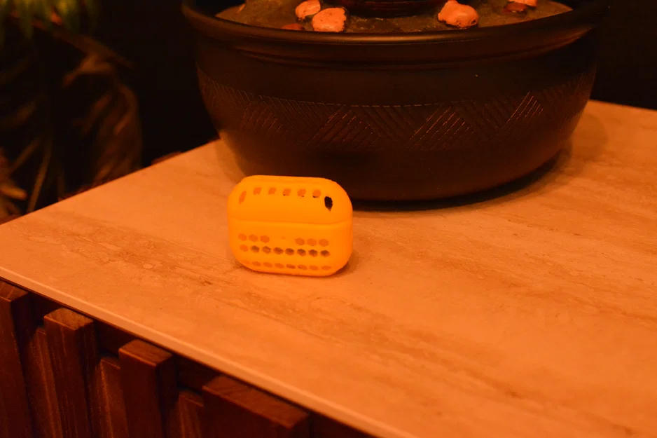 Ốp bảo vệ AirPods Pro đa năng - Image 1