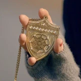 Mô hình Khiên The Traitors Shield - Image 2