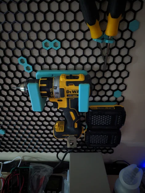 Giá treo máy khoan Dewalt cho bảng Honeycomb Storage Wall (In 3D) - Image 1