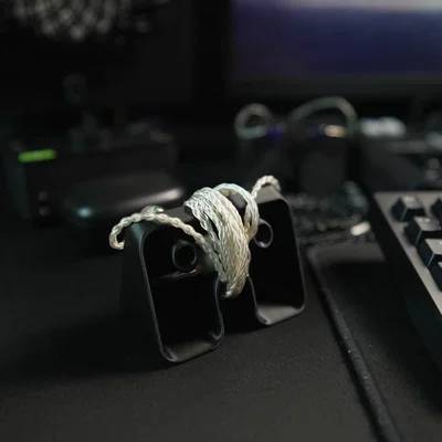 Giá đỡ tai nghe IEM Stand 3D - Giải pháp giữ góc làm việc gọn gàng