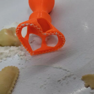 Khuôn cắt mì Ravioli hình trái tim dạng module cho ngày Valentine