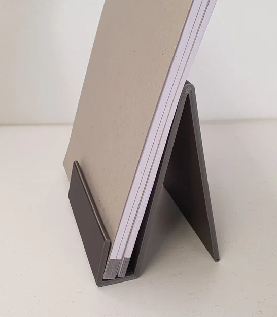 Giá đỡ tờ rơi khổ A5 - Image 1