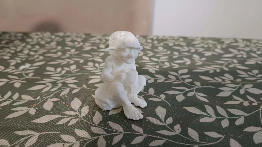 Mô hình Goblin đang thưởng thức tách cà phê - Image 2