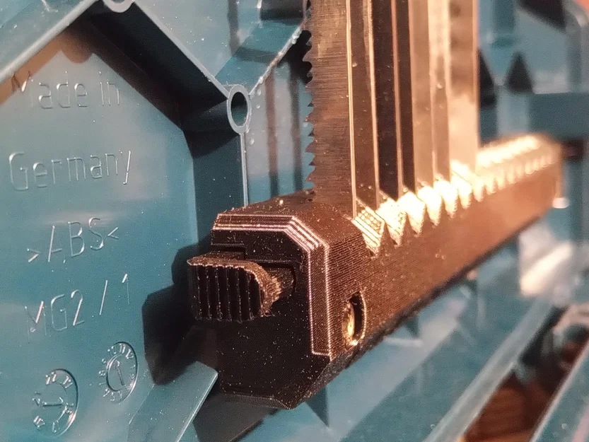 Giá đỡ lưỡi cưa lọng có khóa (Locking jigsaw blade holder) - Image 2