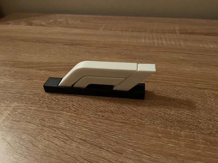 Mô hình logo F1 trang trí để bàn ấn tượng cho người yêu tốc độ - Image 1