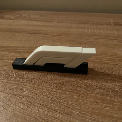 Mô hình logo F1 trang trí để bàn ấn tượng cho người yêu tốc độ