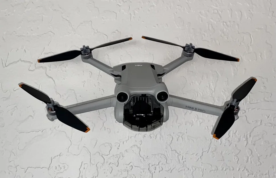 Giá treo tường cho DJI Air 2/2s, Mini 2 và Mini 3 – Trưng bày drone đầy phong cách - Image 4