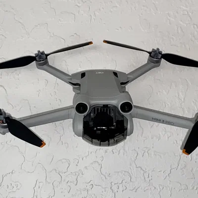 Giá treo tường cho DJI Air 2/2s, Mini 2 và Mini 3 – Trưng bày drone đầy phong cách