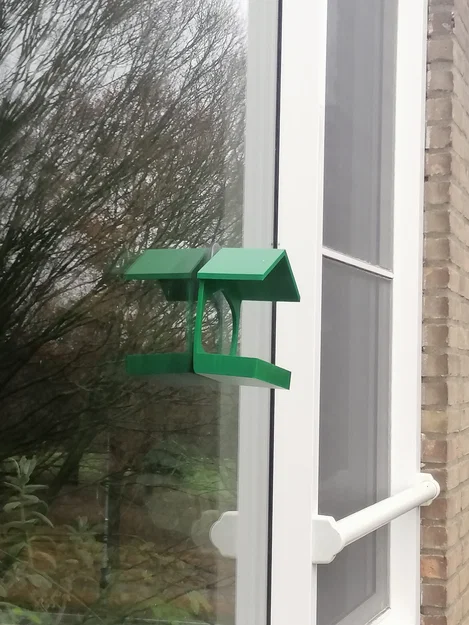 Máng ăn cho chim gắn cửa sổ - Image 1