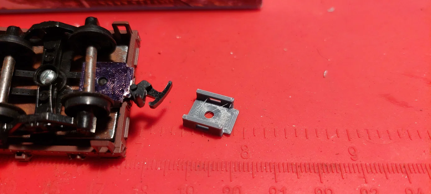 Kẹp giữ móc nối toa tàu mô hình Athearn HO scale (Coupler Retainer Clip) - Image 1