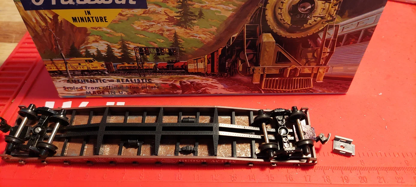 Kẹp giữ móc nối toa tàu mô hình Athearn HO scale (Coupler Retainer Clip) - Image 2