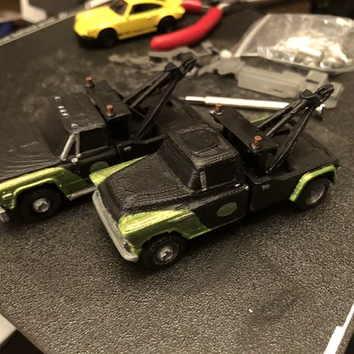 Mô hình xe cứu hộ 1957 Chevy Apache tỉ lệ 1/64