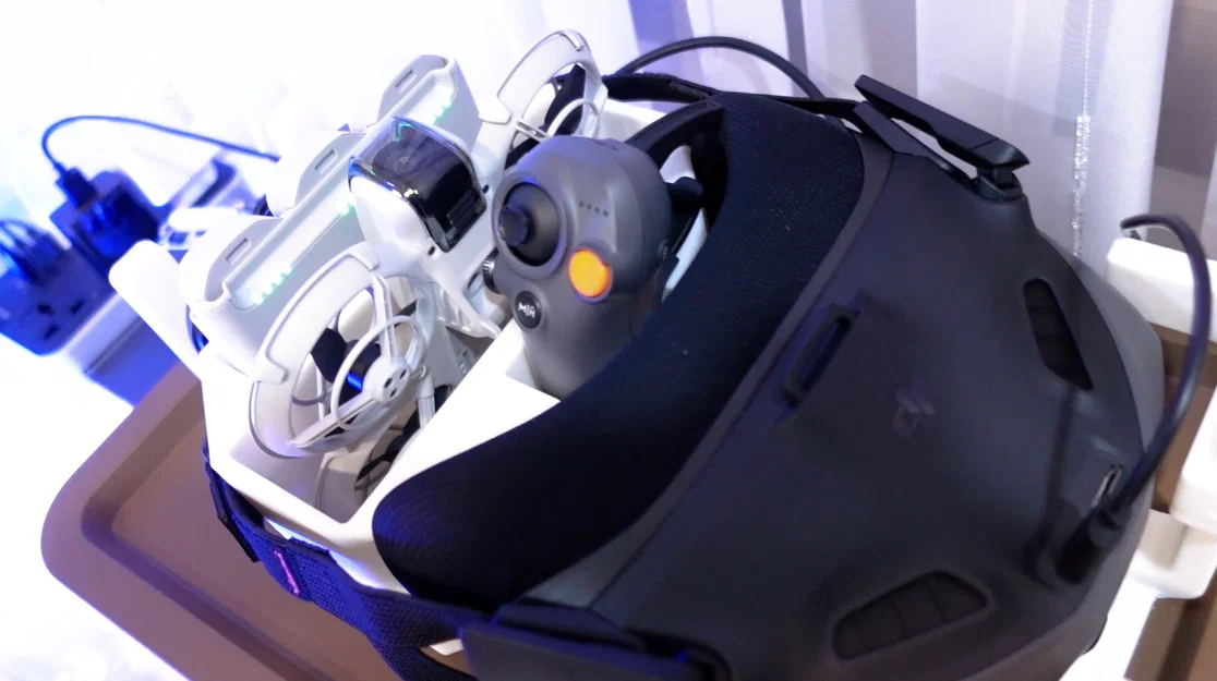 Khay lưu trữ và sạc cho DJI Neo Motion Fly More Combo - Image 2