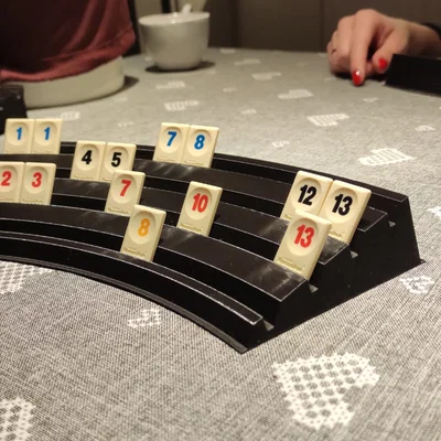 Giá đỡ quân bài Rummikub Travel xếp chồng