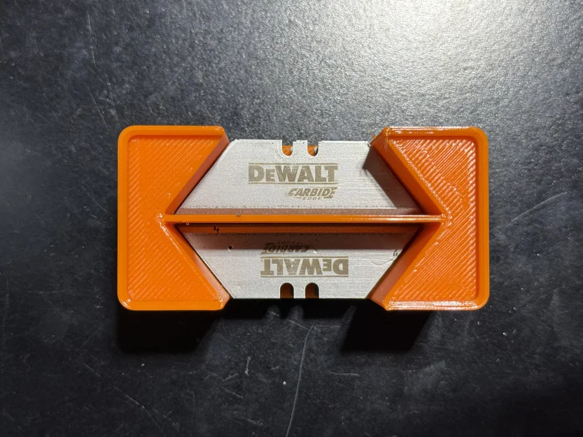 Khay đựng lưỡi dao đa năng DeWalt (Gridfinity) - Image 1