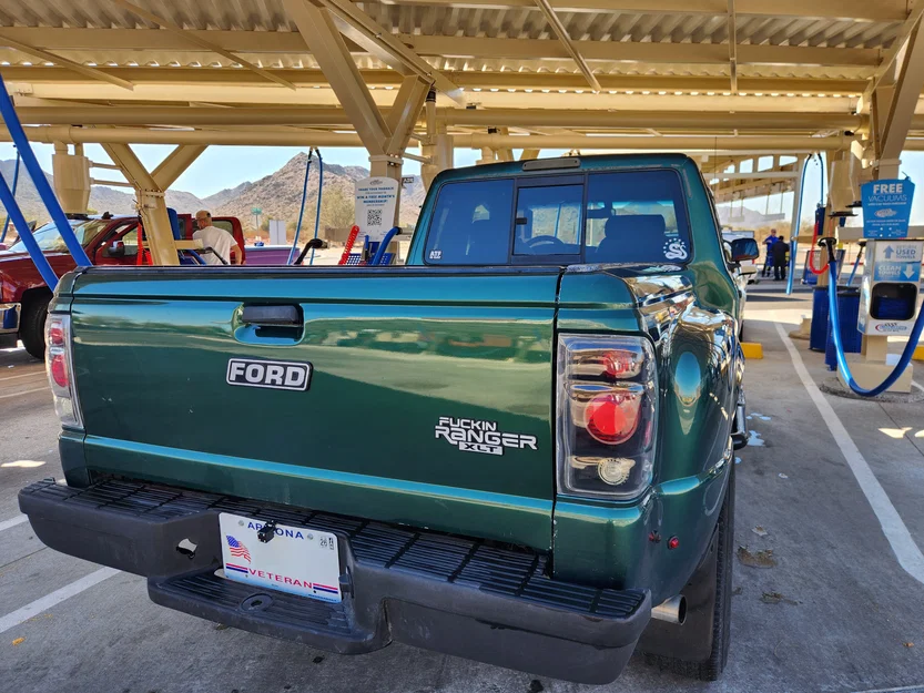 Tem thay thế "F*CKIN RANGER XLT" cho xe bán tải - Image 2