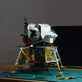 Mô hình Tàu đổ bộ mặt trăng Apollo (Apollo Lunar Module) tỉ lệ 1:32 - Thumbnail 4