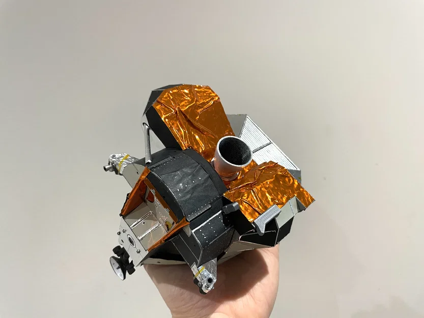Mô hình Tàu đổ bộ mặt trăng Apollo (Apollo Lunar Module) tỉ lệ 1:32 - Image 12