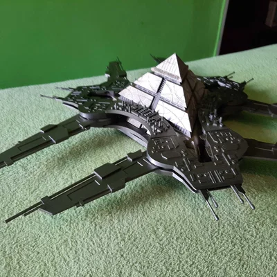 Mô hình tàu vũ trụ Mothership của Apophis