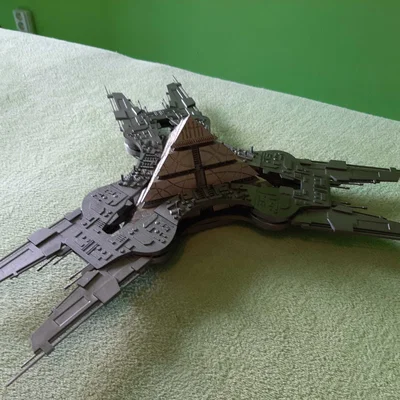Mô hình tàu vũ trụ Mothership của Apophis