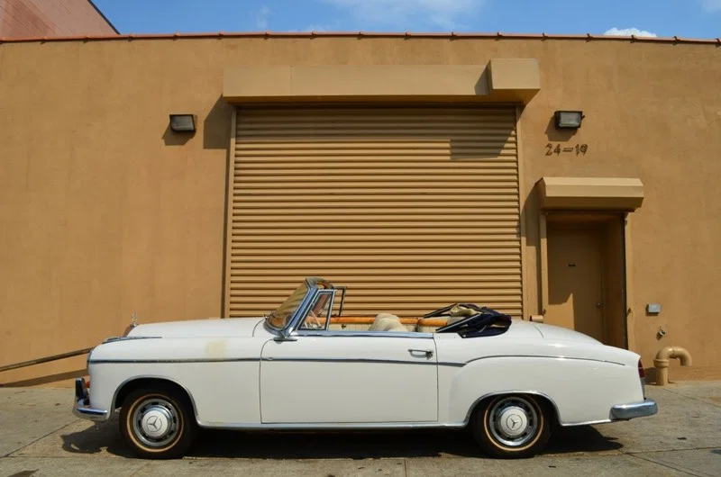 Mô hình xe cổ Mercedes 220SE Cabriolet 1960 phong cách LEGO 3D - Image 3