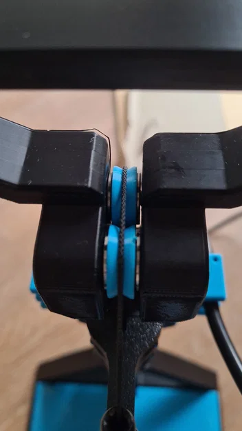 Con lăn V-Shape cho Stealth Press từ @IconicFAB - Image 1