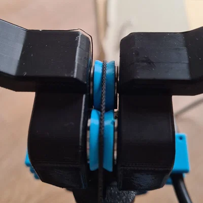 Con lăn V-Shape cho Stealth Press từ @IconicFAB