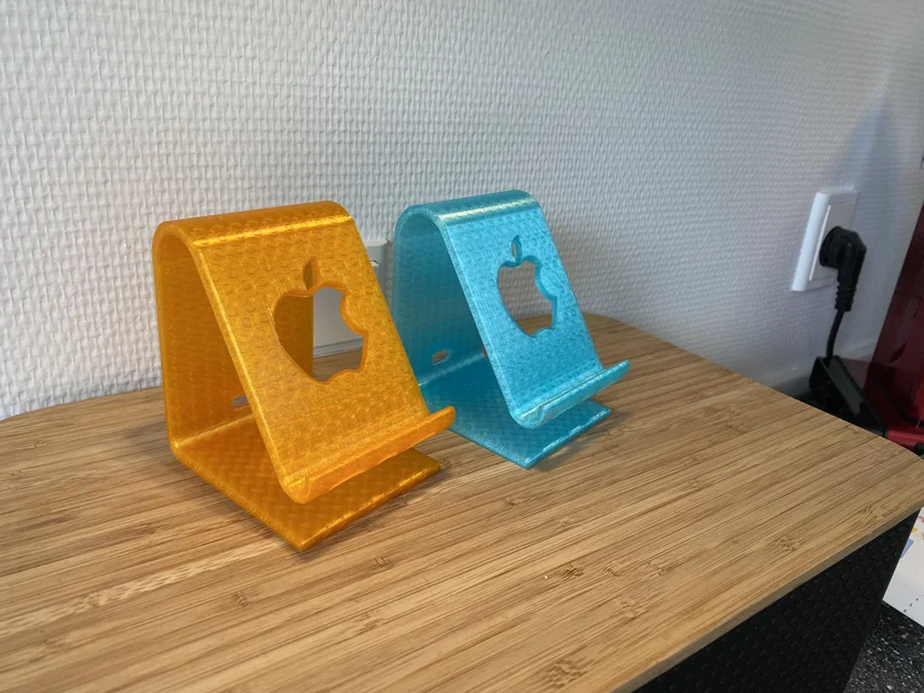 Giá đỡ iPhone để bàn v2 tích hợp sạc USB-C in 3D tiện lợi - Image 1