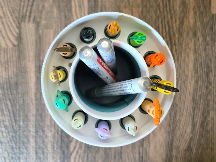 Legami Pen Carousel V2 - Khay Đựng Bút Xoay Thông Minh - Image 3