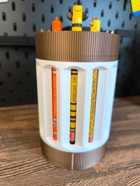 Legami Pen Carousel V2 - Khay Đựng Bút Xoay Thông Minh - Image 4