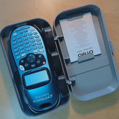 Hộp đựng máy in nhãn Dymo LetraTag