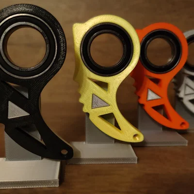 Keyrambit 6804: Móc khóa Spinner xoay mượt mà cho tín đồ 3D Printing