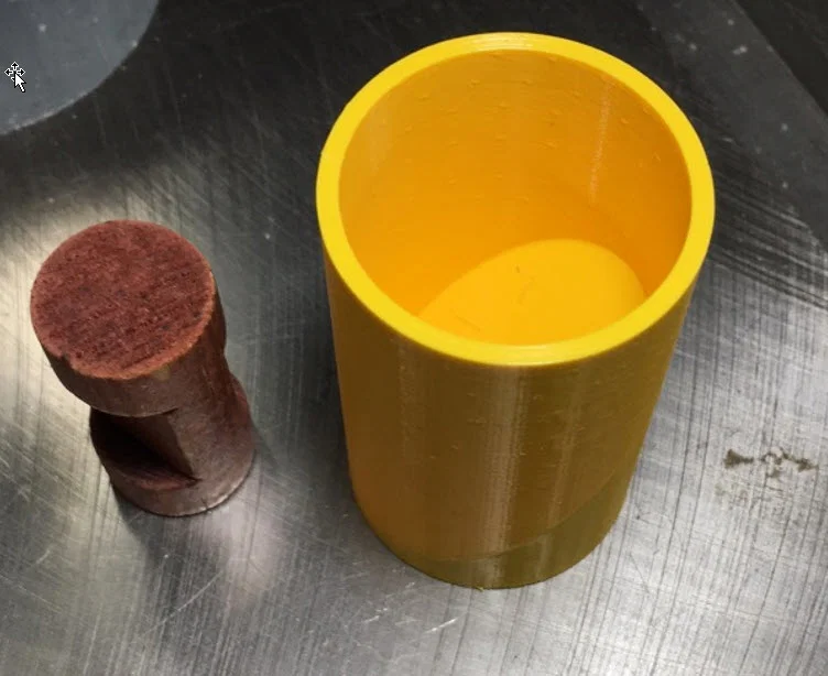 Dụng cụ kiểm tra độ an toàn (chống hóc) cho trẻ nhỏ - Image 1