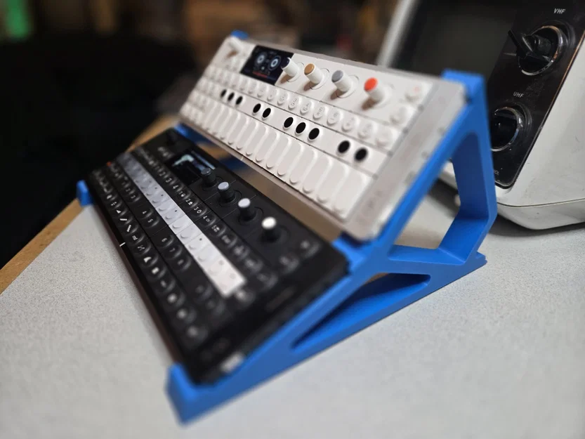 Giá đỡ đôi biểu diễn cho Teenage Engineering OP-1 Field và OP-XY - Image 1