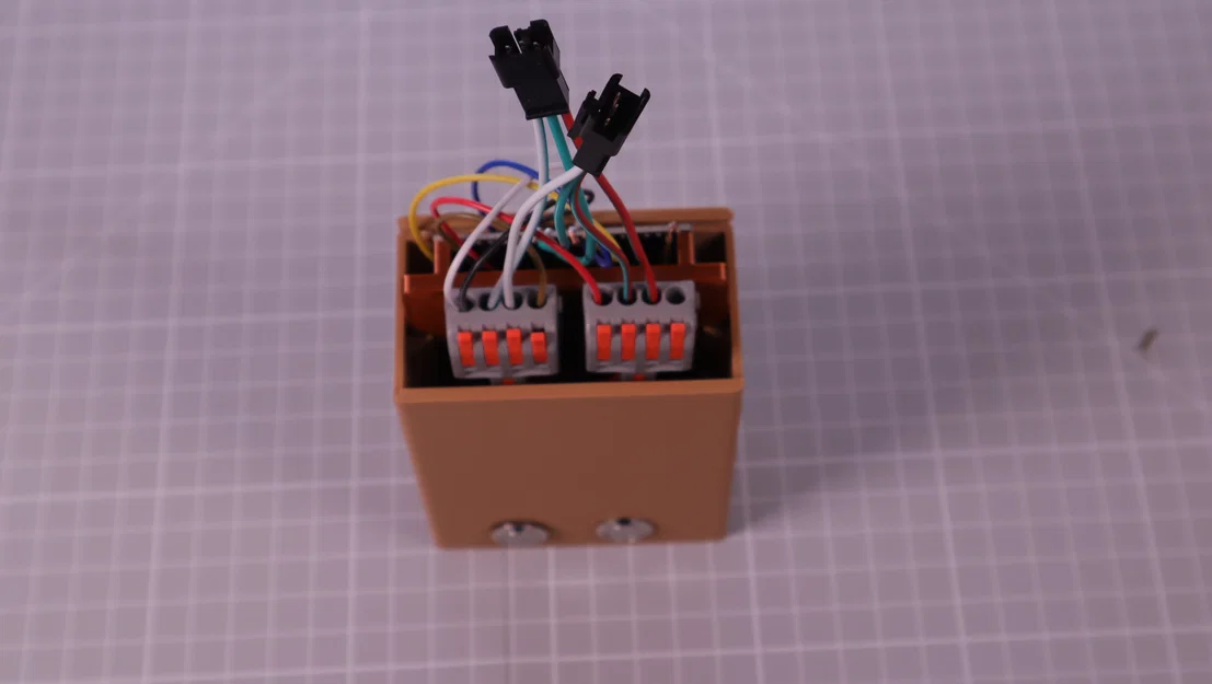 Vỏ bảo vệ bo mạch ESP32 kèm công tắc - Image 2