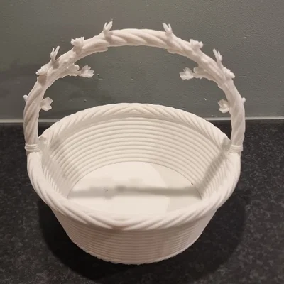 Giỏ trứng Phục sinh: Chú gà con Spring Chick Surprise