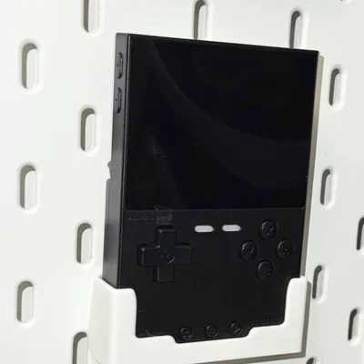 Giá treo TrimUI Brick lên bảng Skadis - Phụ kiện gọn gàng cho game thủ