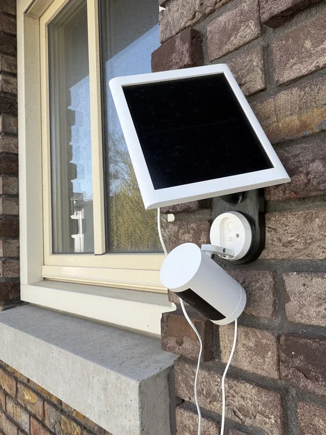 Giá đỡ camera và tấm pin năng lượng mặt trời Ring - Image 1