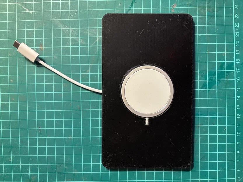 Đế sạc không dây cho iPhone dùng trên xe VW California T7 - Image 1