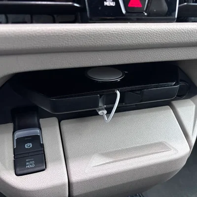 Đế sạc không dây cho iPhone dùng trên xe VW California T7