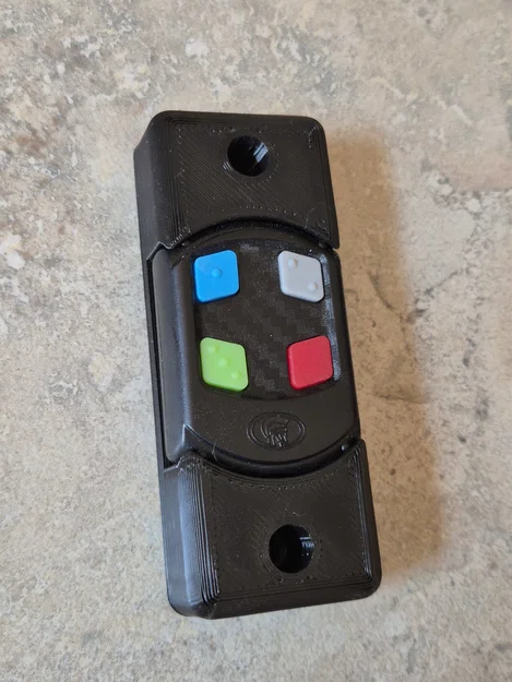 Giá treo tường tiện lợi cho remote cửa cuốn Centurion - Image 1