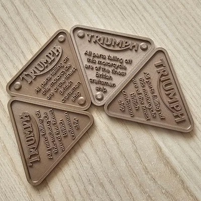 Biển hài hước Triumph - "Tinh hoa kỹ nghệ Anh quốc"