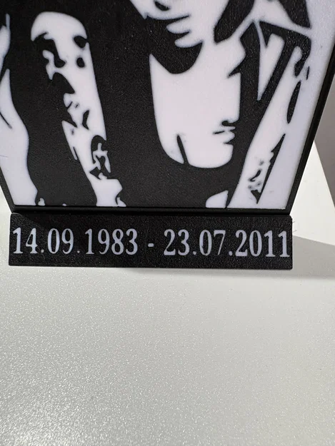 Mô hình tranh để bàn Amy Winehouse - Image 2