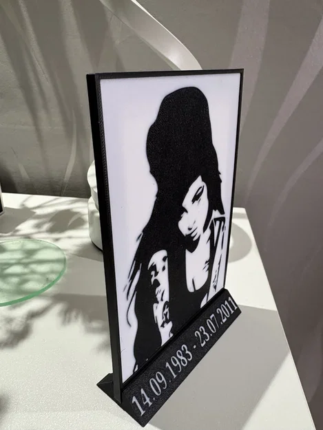 Mô hình tranh để bàn Amy Winehouse - Image 3